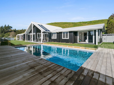 Laura and Michael’s award winning black and white beauty