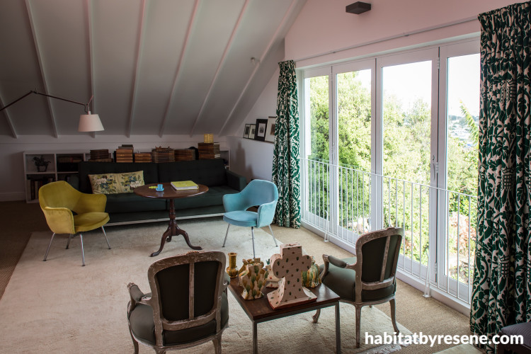 Sitting area, Living room, White walls, white ceiling, Resene 