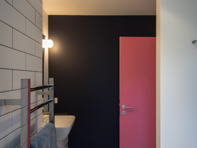 Philip and Jane’s glamorous villa looks pretty in pink Philip and Jane’s glamorous villa looks pretty in pink