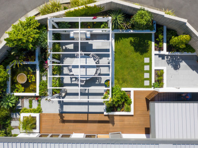 Flint & Celia’s subtropical outdoor living space in Hawke’s Bay 