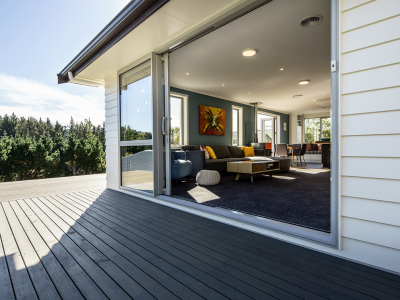 Julie-Ann turns dated into delicious Julie-Ann turns dated into delicious