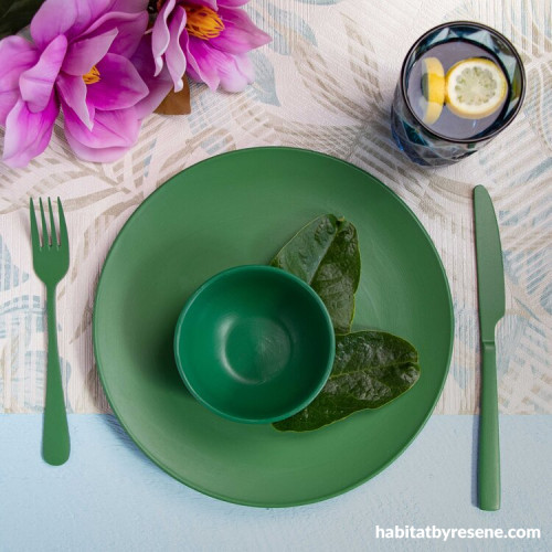 wallpaper inspiration, wallpaper ideas, diy table setting, diy table runner, table runner ideas