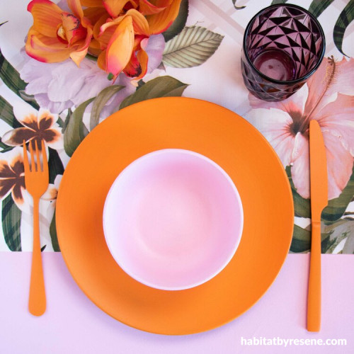 wallpaper inspiration, wallpaper ideas, diy table setting, diy table runner, table runner ideas