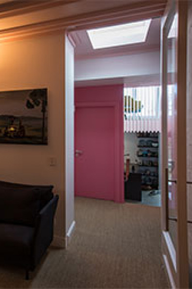 Philip and Jane’s glamorous villa looks pretty in pink Philip and Jane’s glamorous villa looks pretty in pink