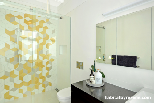 tiling, ensuite, white, bathroom, yellow