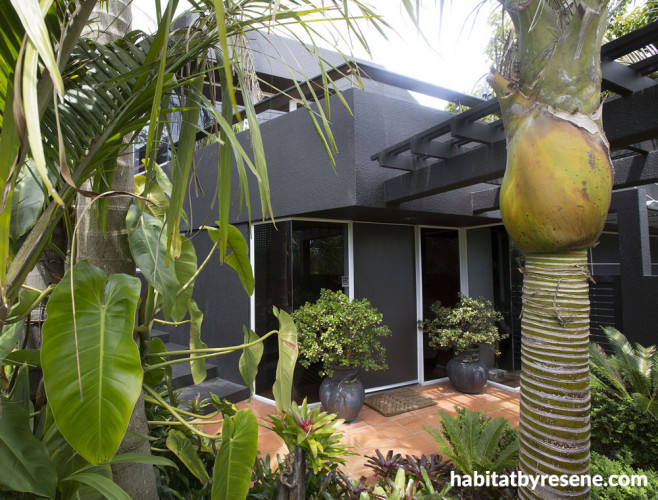 black house, black exterior, black paint, charcoal exterior, modern home