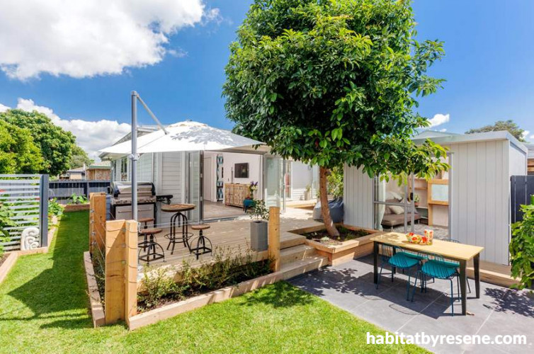 white exterior, deck, garden, back lawn, sleepout, outdoor dining, outdoor entertaining