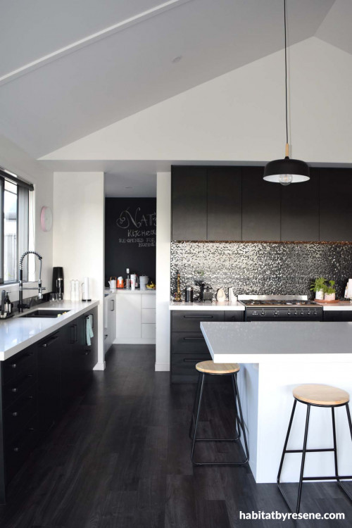 kitchen, black and white kitchen, monochromatic, blackboard paint, white kitchen, black kitchen