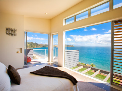 Steve and Gaynor's Stunning Clifftop Beach House Steve and Gaynor's Stunning Clifftop Beach House