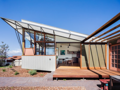 A curious cottage transforms into a contemporary haven A curious cottage transforms into a contemporary haven