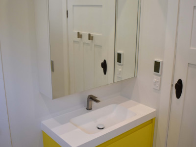 Colour your bathroom bigger