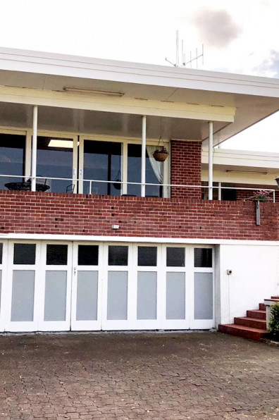 Cushla and Richard’s mid-century home beautifully blends traditional and modern Cushla and Richard’s mid-century home beautifully blends traditional and modern