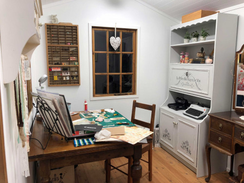 she shed, craft room ideas, craft room inspiration, home office ideas, study inspiration, resene