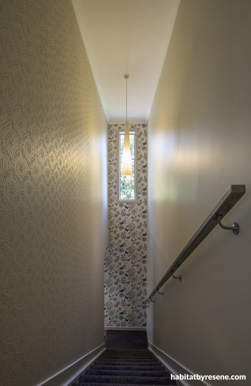 1970s house, paint ideas, paint trends, stairwell, stairs, wall paper