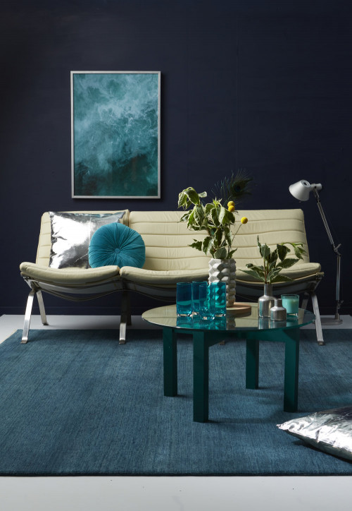lounge, living room, blue lounge, blue living room, navy and teal, dark feature wall