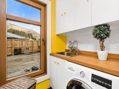 Anna and Ren double down on green