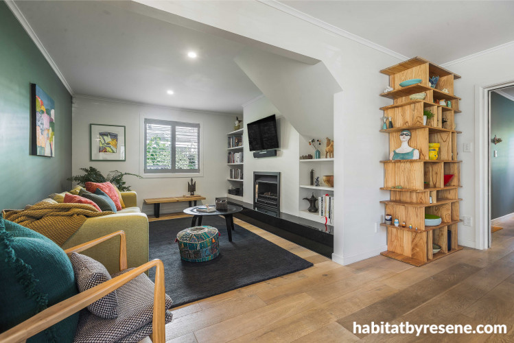 white lounge, white living room, green lounge, green living room, green feature wall