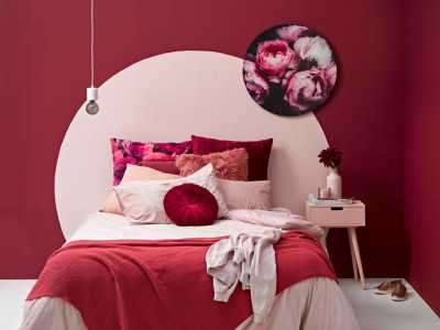 Rethinking pink and red walls Rethinking pink and red walls