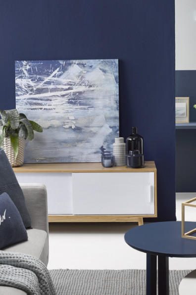 To paint or paper? To paint or paper?