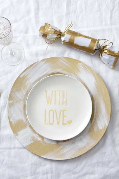 DIY: Have yourself a sparkly Christmas DIY: Have yourself a sparkly Christmas