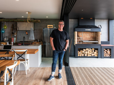 All Black Sir John Kirwan keeps it simple with black and white bach All Black Sir John Kirwan keeps it simple with black and white bach
