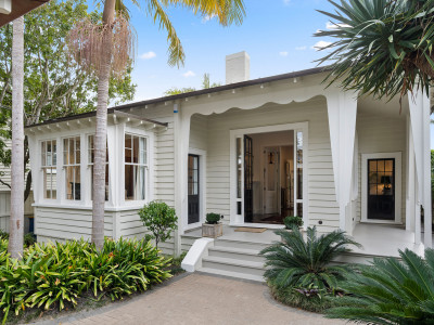 Modern meets heritage in this 1912 transitional villa renovation Modern meets heritage in this 1912 transitional villa renovation