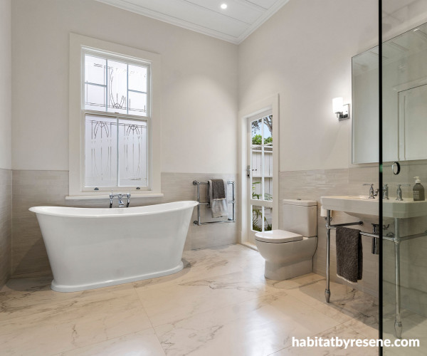 Resene Quarter White Pointer bathroom