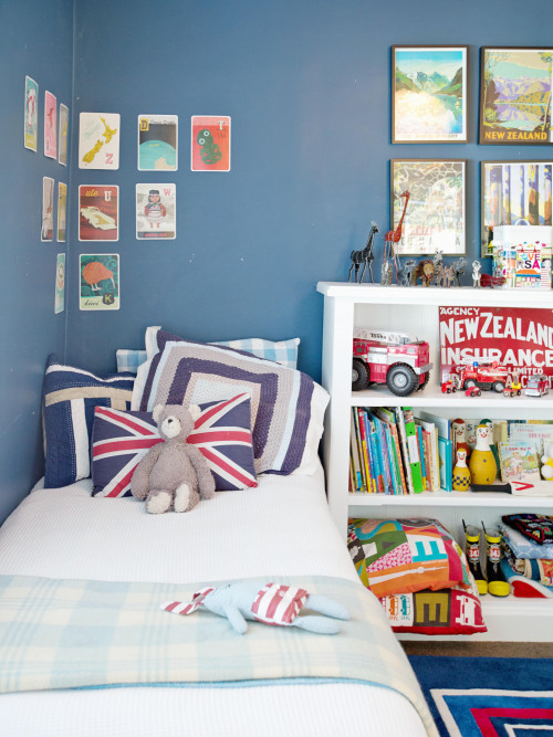 kids bedroom blue wall