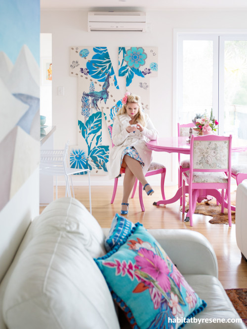 living room, blue accent decor, blue accents, pink and blue living space, Resene 